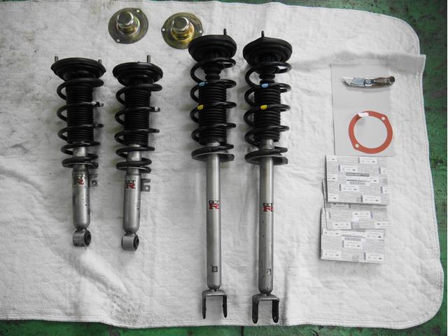 R33 スカイライン GT-R ショックアブソーバ交換作業|グーネット R33 スカイライン GT-R ショックアブソーバ交換作業|グーネット
