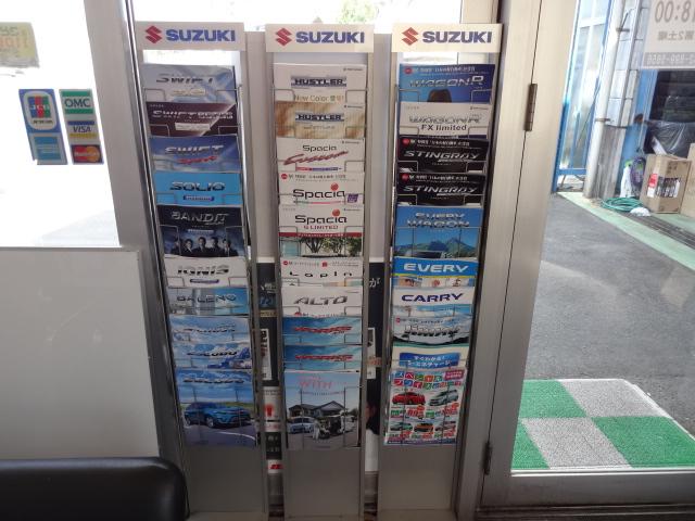 新車カタログも有ります。