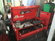 熟練のプロの整備士が一台一台のお車を確りと対応いたします。