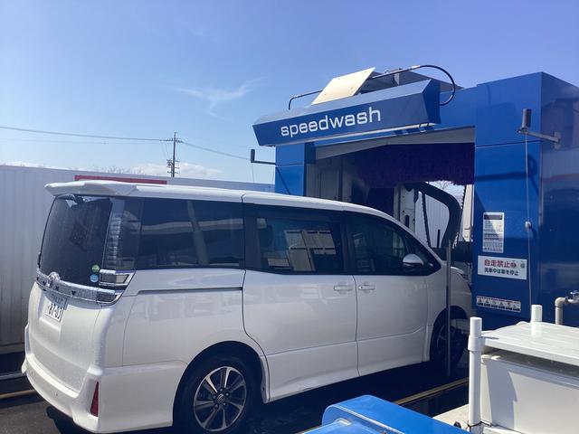 乗ったままで洗ってくれます