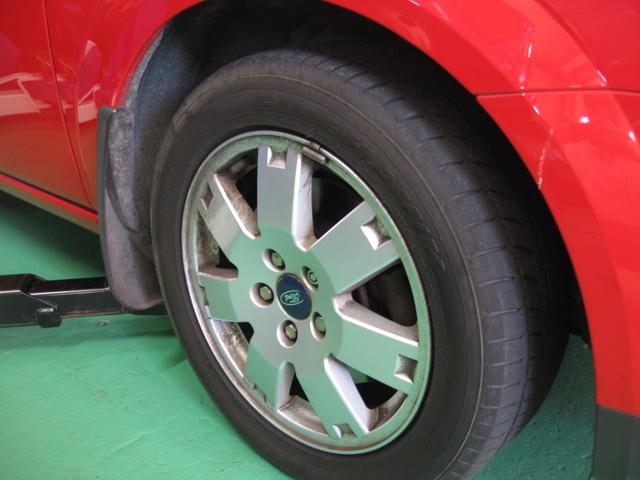 フォード　モンデオ　ＷＦ０ＣＪＢ　タイヤ交換