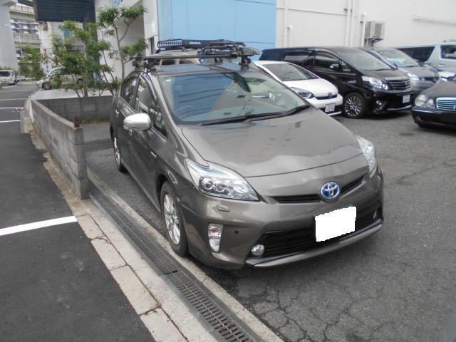 トヨタ　プリウス　板金・外装補修 キズ修理ドアハンドル ドアミラー サイドミラー フロントフェンダー フロントドア リアフェンダー リアドア　大阪 東大阪 八尾 交野 門真 修理 鈑金 板金 交換 塗装 ミガキ 磨き 早い 代車完備