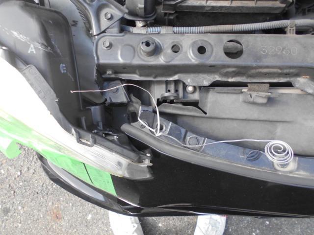 トヨタ　アクア　板金・外装補修 フロントバンパー フロントフェンダー ヘッドライト 　大阪 東大阪 八尾 交野 門真 修理 鈑金 板金 交換 塗装 ミガキ 磨き 早い 代車