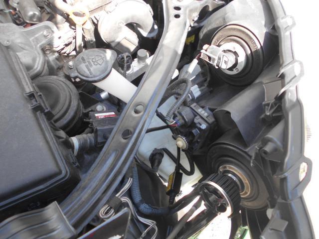 トヨタ　アクア　板金・外装補修 フロントバンパー フロントフェンダー ヘッドライト 　大阪 東大阪 八尾 交野 門真 修理 鈑金 板金 交換 塗装 ミガキ 磨き 早い 代車