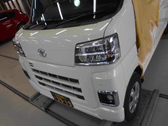 トヨタ ピクシスバン 板金・外装補修 フロントドア 大阪 東大阪 八尾 交野 門真 修理 交換 塗装 ミガキ 磨き 早い 代車完備