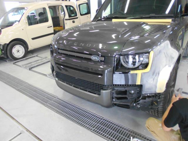 ランドローバー ディフェンダー 板金・外装補修 フロントフェンダー 大阪 東大阪 八尾 交野 門真 修理 鈑金 板金 塗装 ミガキ 磨き 早い 代車完備