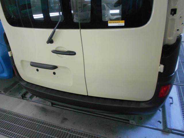 ルノー カングー 板金・外装補修 ボンネット フロントドア リアドア サイドシル フロントバンパー フロントフェンダー リアフェンダー 大阪 東大阪 八尾 交野 門真 修理 鈑金 板金 交換 塗装 ミガキ 磨き 早い 代車完備