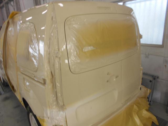 ルノー カングー 板金・外装補修 ボンネット フロントドア リアドア サイドシル フロントバンパー フロントフェンダー リアフェンダー 大阪 東大阪 八尾 交野 門真 修理 鈑金 板金 交換 塗装 ミガキ 磨き 早い 代車完備