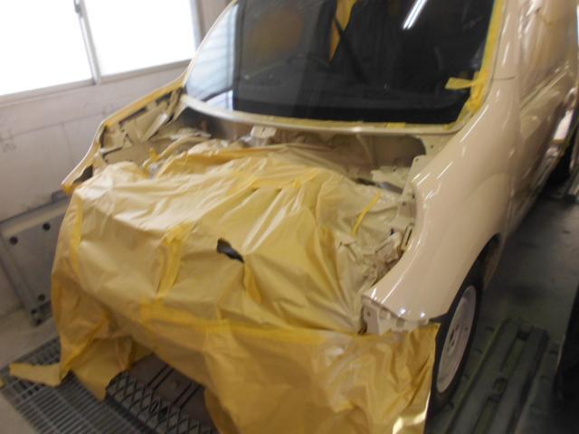 ルノー カングー 板金・外装補修 ボンネット フロントドア リアドア サイドシル フロントバンパー フロントフェンダー リアフェンダー 大阪 東大阪 八尾 交野 門真 修理 鈑金 板金 交換 塗装 ミガキ 磨き 早い 代車完備