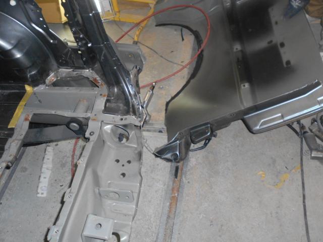 日産 NV200バネットバン 板金・外装補修 リアフェンダー 大阪 東大阪 八尾 交野 門真 修理 交換 塗装 ミガキ 磨き 早い 代車完備