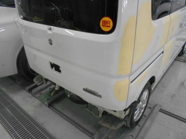 スズキ エブリイ 板金・外装補修 バックドア リアフェンダー スライドドア 大阪 東大阪 八尾 交野 門真 修理 鈑金 板金  早い 代車完備