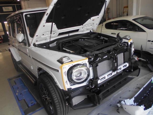 メルセデス・ベンツ　Ｇクラス（ゲレンデヴァーゲン） フロントバンパー　板金・外装補修　大阪 東大阪 八尾 交野 門真 修理 鈑金 板金 塗装 ミガキ 磨き 早い 代車完備