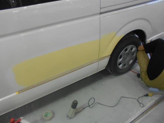 トヨタ ハイエースバン 板金・外装補修 リアフェンダー スライドドア ルーフ 大阪 東大阪 八尾 交野 門真 修理 鈑金 板金 塗装 ミガキ 磨き 早い 代車完備