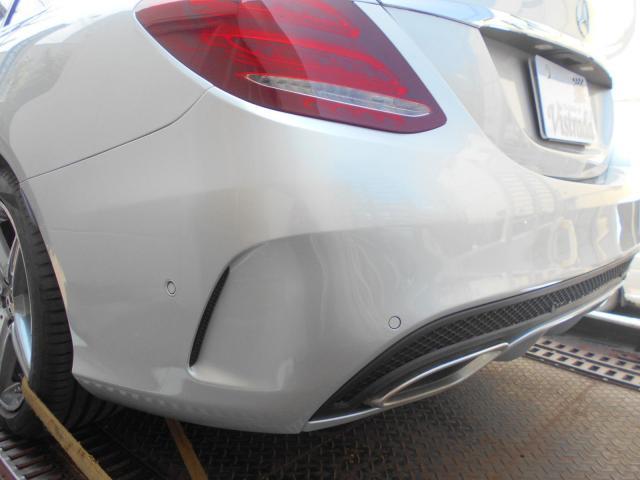 メルセデス・ベンツ Cクラス 板金・外装補修 リアバンパー リアディフューザー 大阪 東大阪 八尾 交野 門真 修理 鈑金 板金 交換 塗装 ミガキ 磨き 早い 代車完備