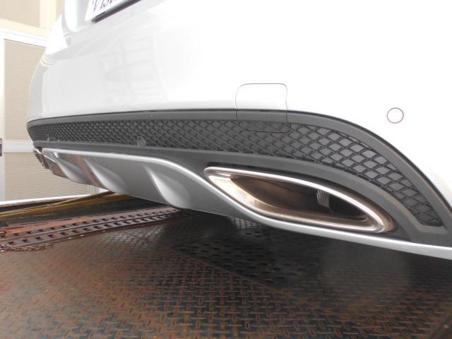 メルセデス・ベンツ Cクラス 板金・外装補修 リアバンパー リアディフューザー 大阪 東大阪 八尾 交野 門真 修理 鈑金 板金 交換 塗装 ミガキ 磨き 早い 代車完備