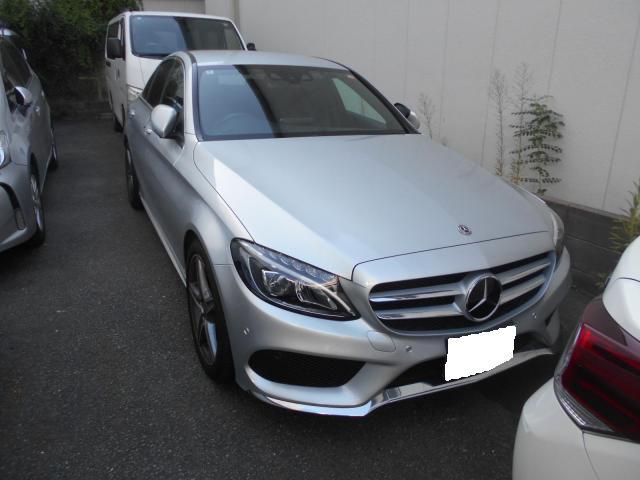 メルセデス・ベンツ Cクラス 板金・外装補修 リアバンパー リアディフューザー 大阪 東大阪 八尾 交野 門真 修理 鈑金 板金 交換 塗装 ミガキ 磨き 早い 代車完備