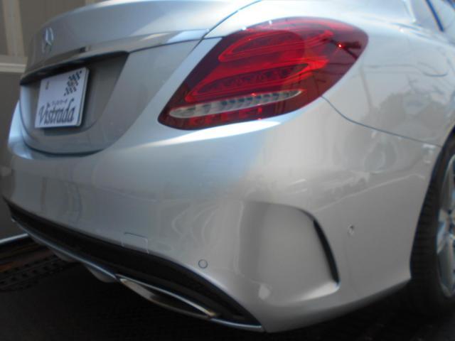 メルセデス・ベンツ Cクラス 板金・外装補修 リアバンパー リアディフューザー 大阪 東大阪 八尾 交野 門真 修理 鈑金 板金 交換 塗装 ミガキ 磨き 早い 代車完備