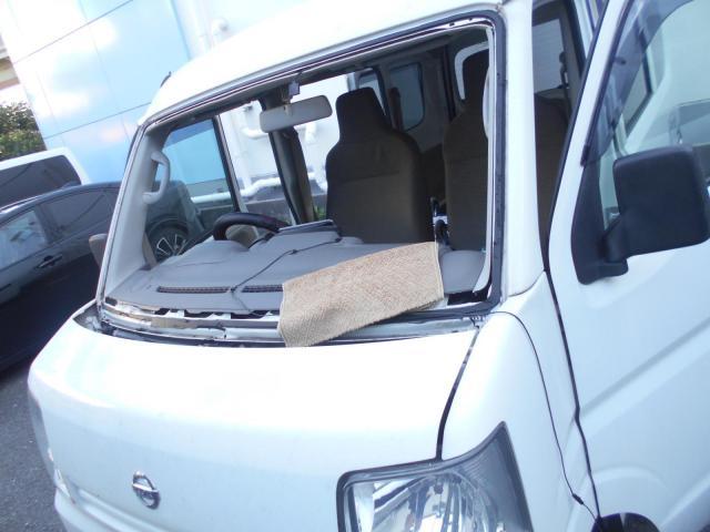日産 クリッパーバン 板金・外装補修 フロントガラス 大阪 東大阪 八尾 交野 門真 修理 交換 早い 代車完備