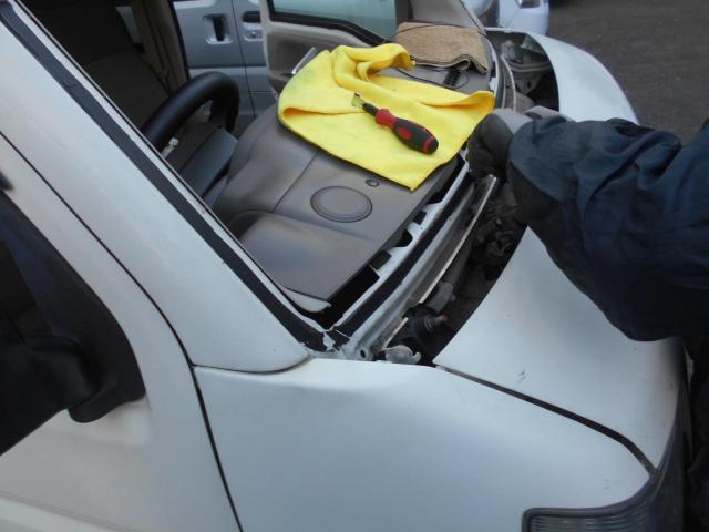 日産 クリッパーバン 板金・外装補修 フロントガラス 大阪 東大阪 八尾 交野 門真 修理 交換 早い 代車完備