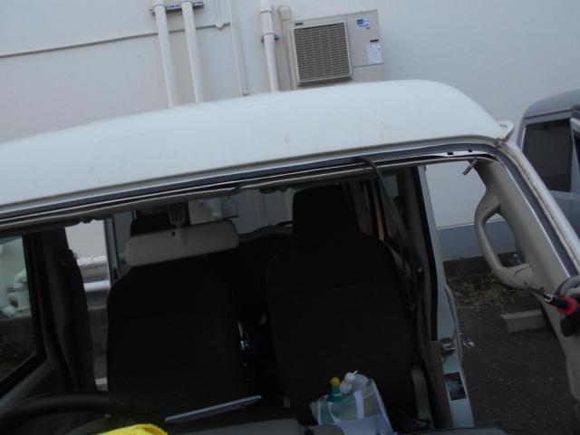 日産 クリッパーバン 板金・外装補修 フロントガラス 大阪 東大阪 八尾 交野 門真 修理 交換 早い 代車完備