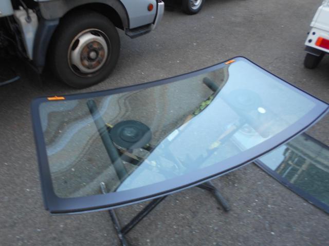 日産 クリッパーバン 板金・外装補修 フロントガラス 大阪 東大阪 八尾 交野 門真 修理 交換 早い 代車完備