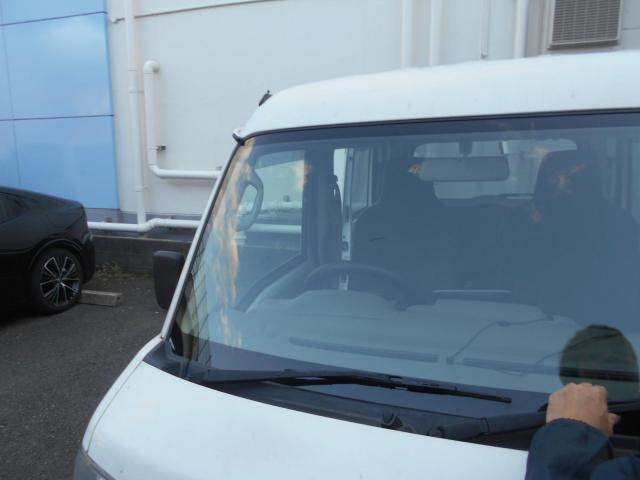 日産 クリッパーバン 板金・外装補修 フロントガラス 大阪 東大阪 八尾 交野 門真 修理 交換 早い 代車完備