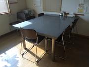 お待ちになられるお客様の為に待合室も完備しております。ＴＶも備え付き！！