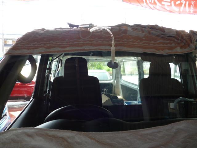 各務原市　キャラバン　フロントガラスリペアン　