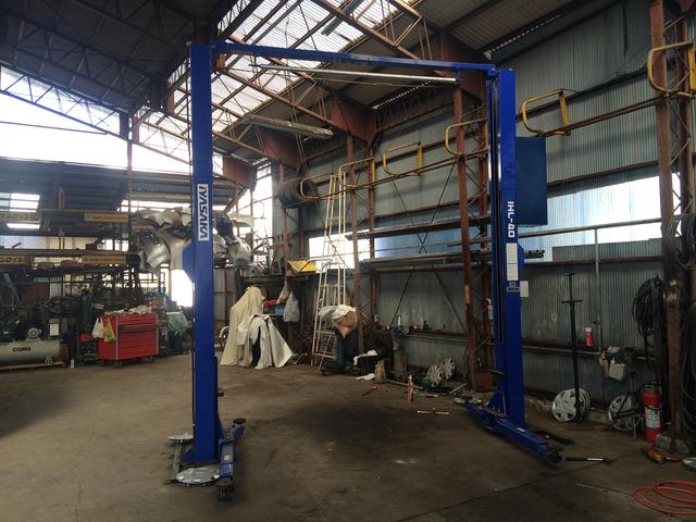 梅田屋自動車整備工場3