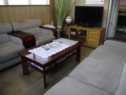 ゆったりと座れるソファーでお待ちください。