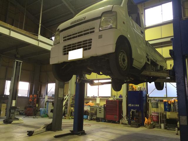 小さなキズ・へこみまで、当店の技術でキレイに直します。