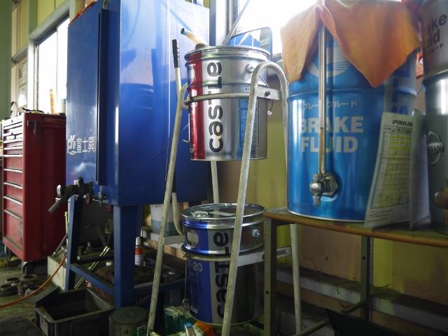 各種エンジンオイルを取り揃えておえいます。