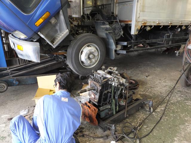 フォワードＦＲＲ３３Ｈ　トランスミッションフロントシール交換