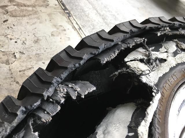 Jeep チェロキー タイヤ交換 修理 整備