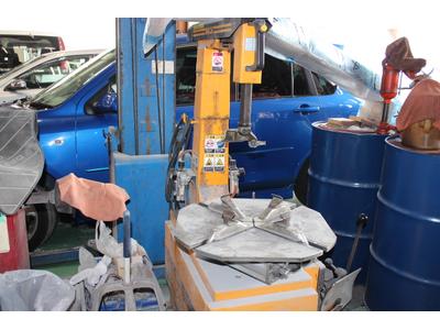 タイヤチェンジャー完備しております！