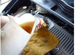 エンジンオイルは車の血液です。各車輌や使い方にあった各種エンジンオイルご用意しております。