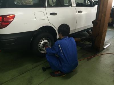 車検整備からタイヤ交換まで何でもお任せ！