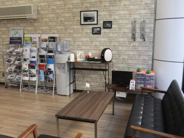 広々と清潔感のある商談室でお寛ぎ下さい！