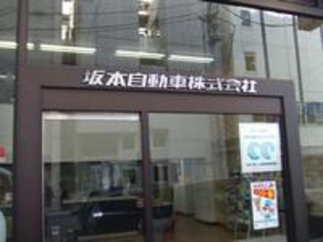 ガラス張りの解放感あふれるエントランスでお待ちしております！