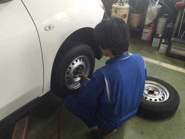 腕利きメカニックがお客様のお車を細部までチェック致します！