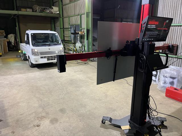 海津市　スズキ　キャリイトラック　DA16T
フロントガラス交換後のエーミング作業致しました