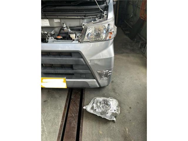 ダイハツ　ハイゼットバン　ヘッドライト交換 ヘッドライト割れ  京都　西京区　桂