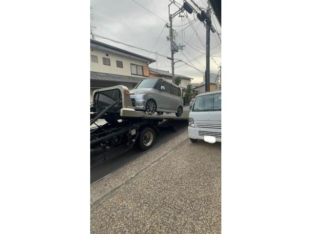 ダイハツ　タント　タイヤバースト レッカー入庫 京都　西京区　桂