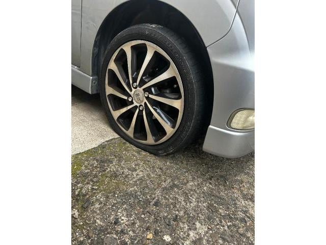 ダイハツ　タント　タイヤバースト レッカー入庫 京都　西京区　桂