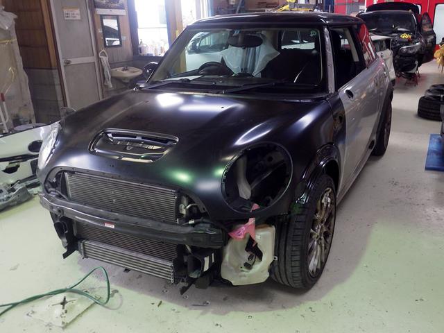 MINI R56 フロントバンパー フロントフェンダー フロントドア 鈑金 塗装 ペイント 修理 キズ ヘコミ 【京田辺市】