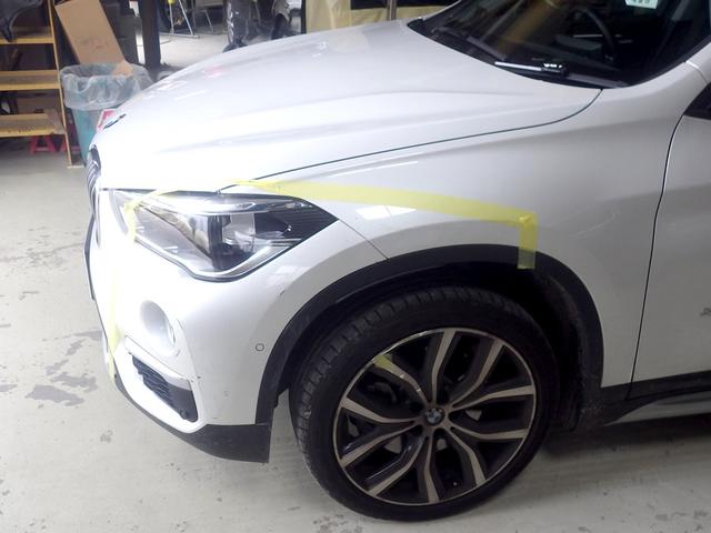 BMW F48 X1 フロントバンパー フロントフェンダー ヘッドライト 鈑金 塗装 ペイント 修理 交換 キズ ヘコミ 【京田辺市】