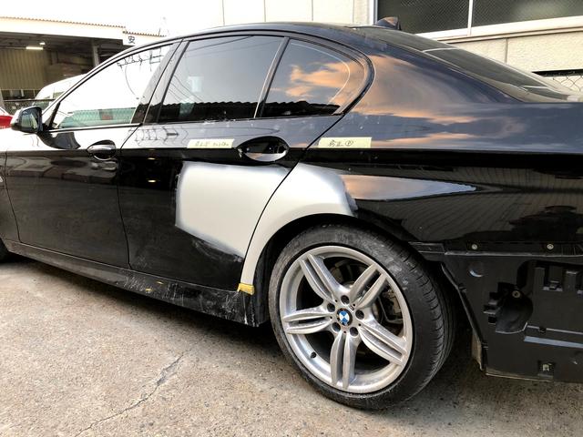 BMW F30 3シリーズ リアドア リアフェンダー 鈑金 塗装 ペイント 修理 交換 キズ ヘコミ 【京田辺市】
