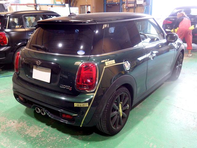 MINI F56 クーパー リアフェンダー 鈑金 塗装 ペイント 修理 交換 キズ ヘコミ 【京田辺市】