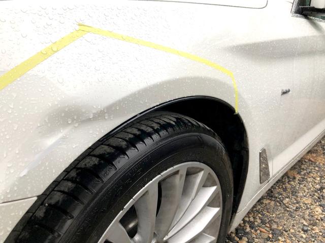 BMW G30 5シリーズ フロントバンパー フロントアフェンダー 鈑金 塗装 ペイント 修理 交換 キズ ヘコミ 【京田辺市】