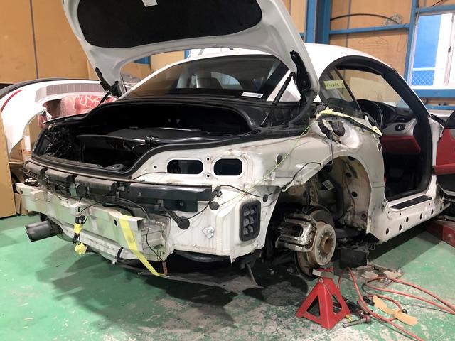 BMW E89 Z4 リアアフェンダー リアバンパー 鈑金 塗装 ペイント 修理 交換 キズ ヘコミ 【京田辺市】